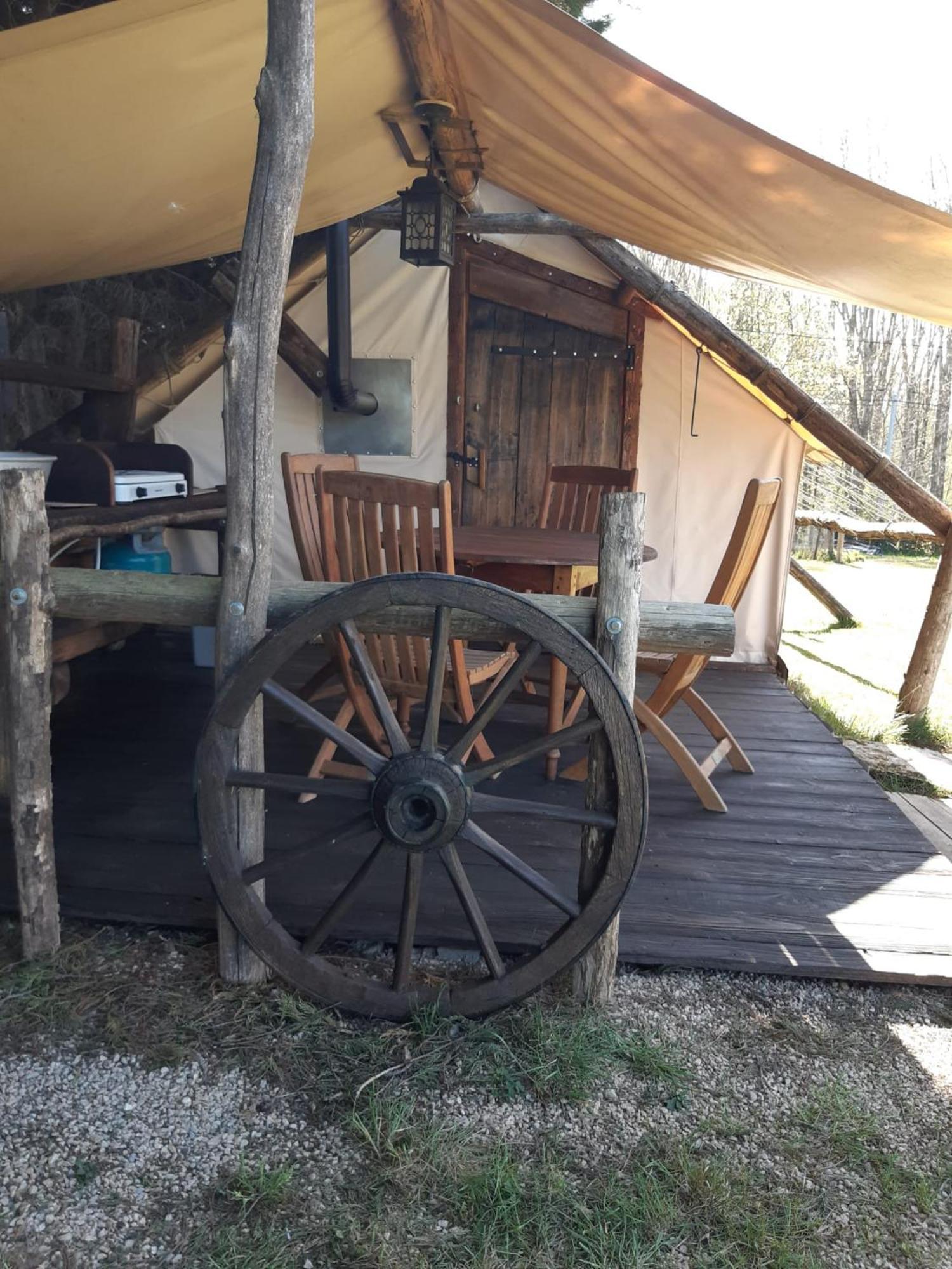 Tente Trappeur Ada, Au Jardin De La Vouivre Saint-Vincent-en-Bresse Buitenkant foto